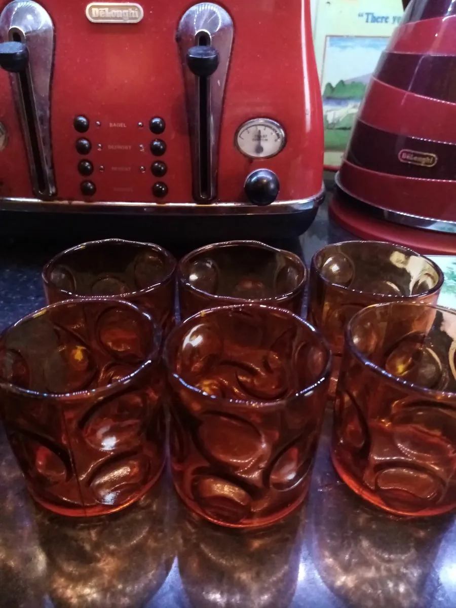 Vintage  decanter and glasses - Image 1