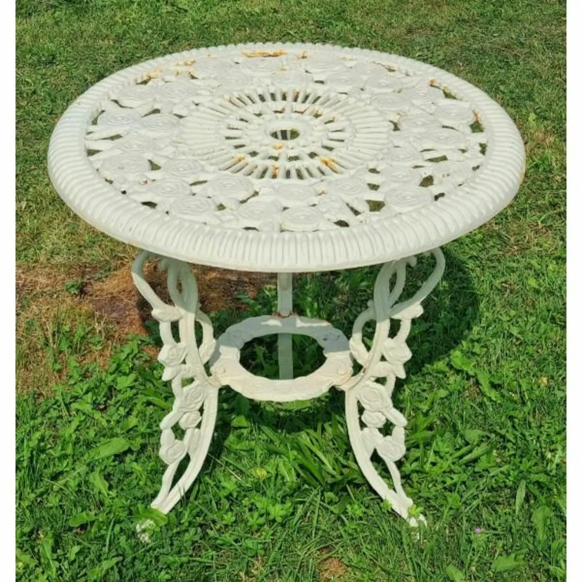 Cast Iron Table Medium CH-R-636 - Image 1