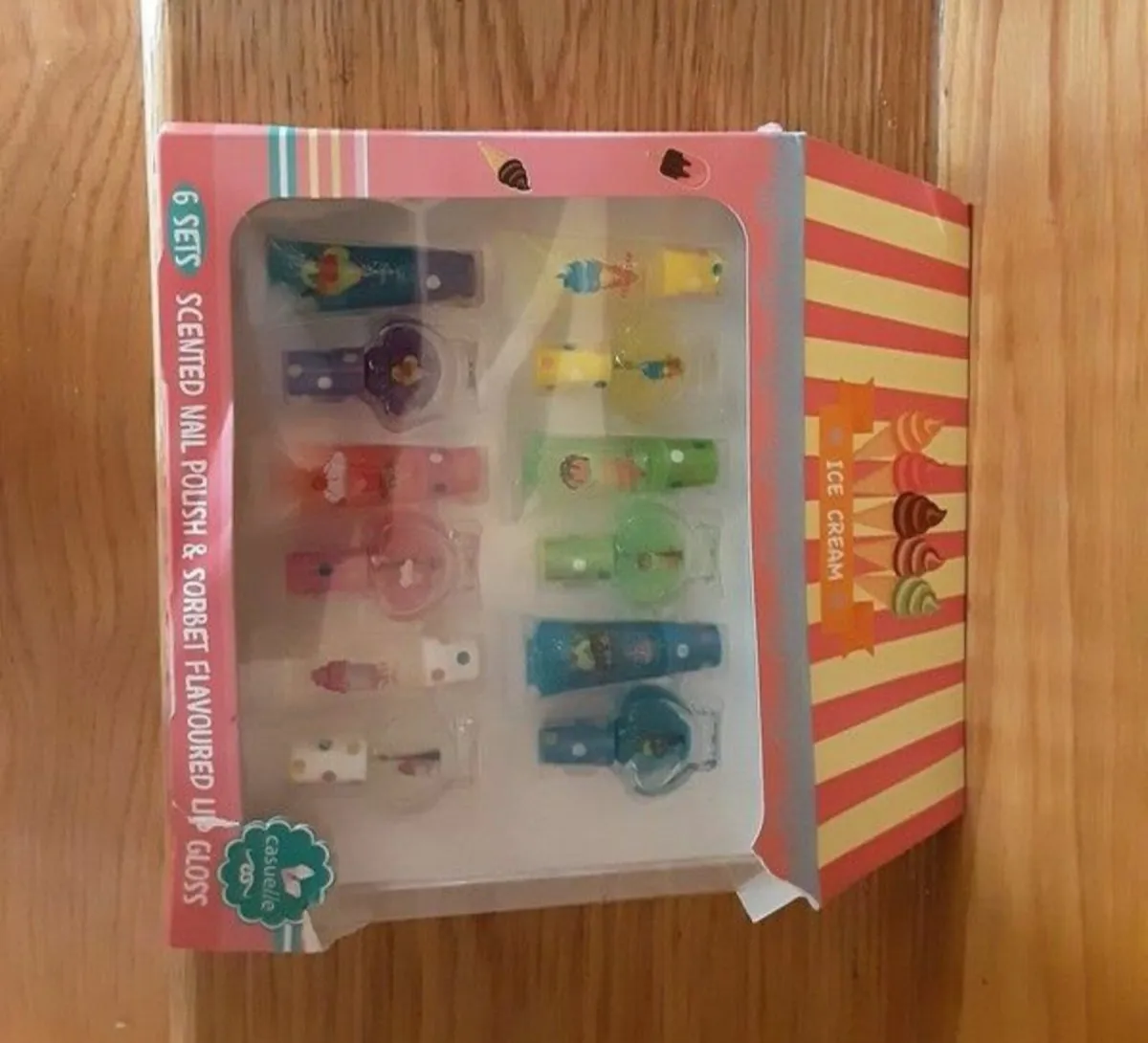 Barbie Dressibg Table & Accessories - Image 3