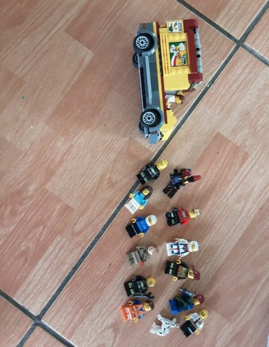 Huge Bundle of Lego and figures - Image 2