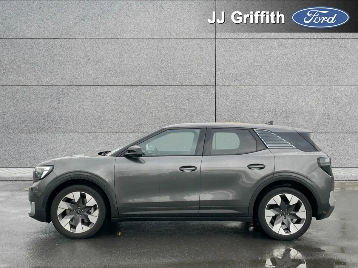 Ford Explorer Premium 77kWh Extended Range RWD - Image 4