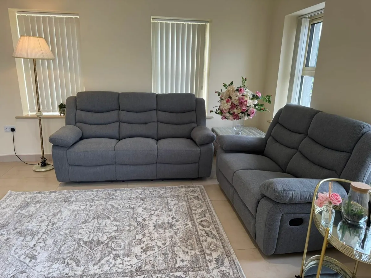 Recliner sofa - Image 2