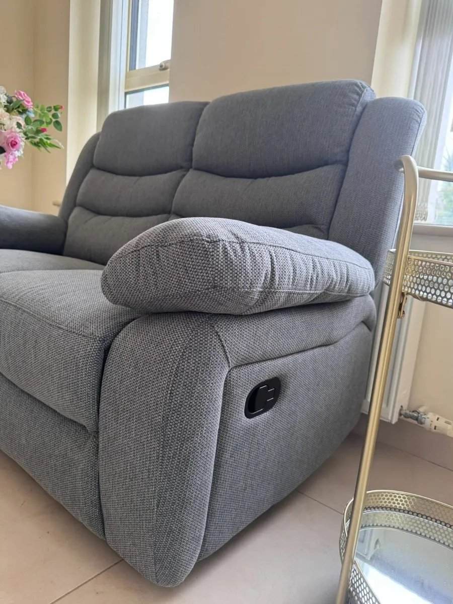 Recliner sofa - Image 4
