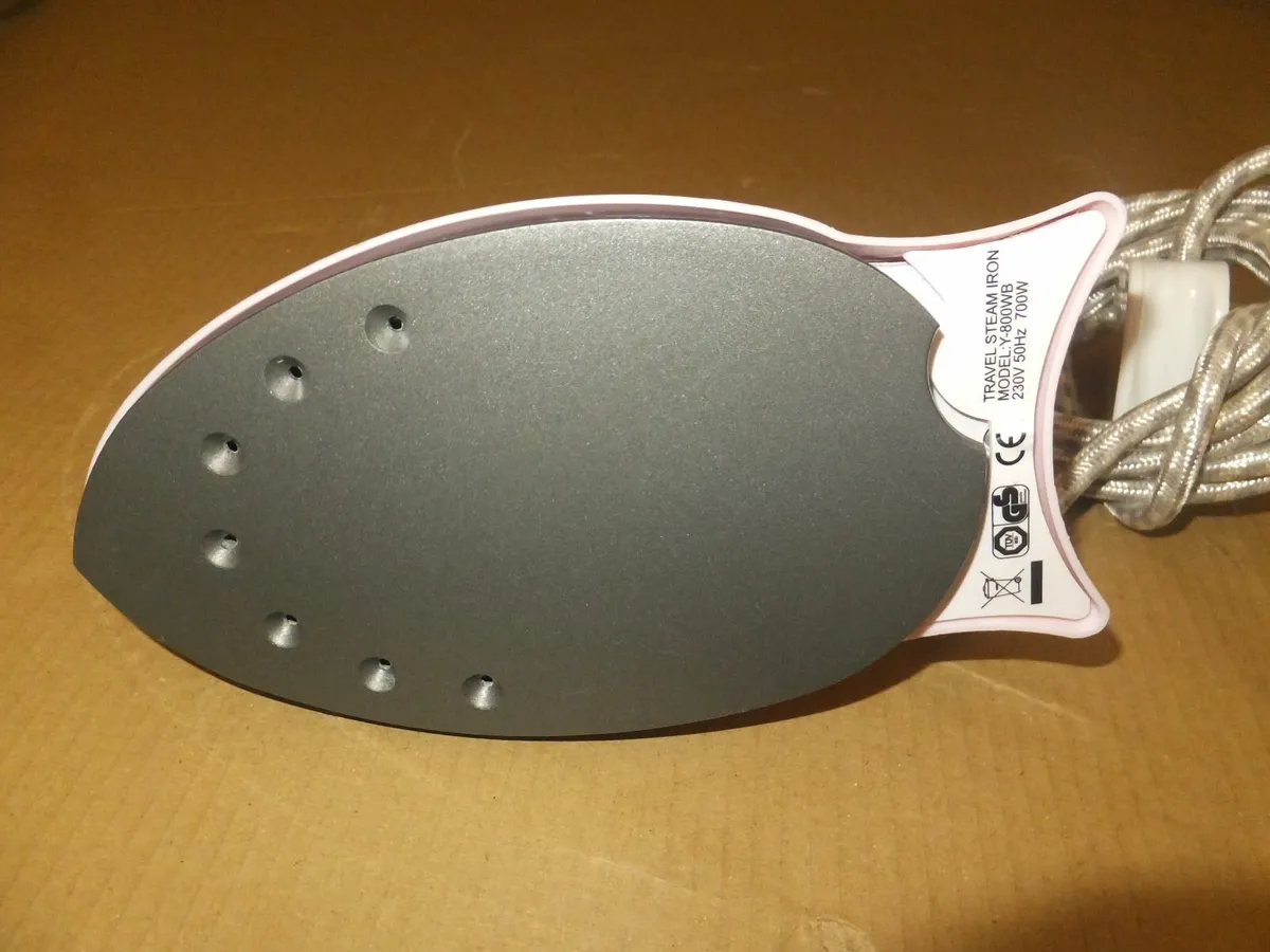 Travel Steam Iron - Image 4