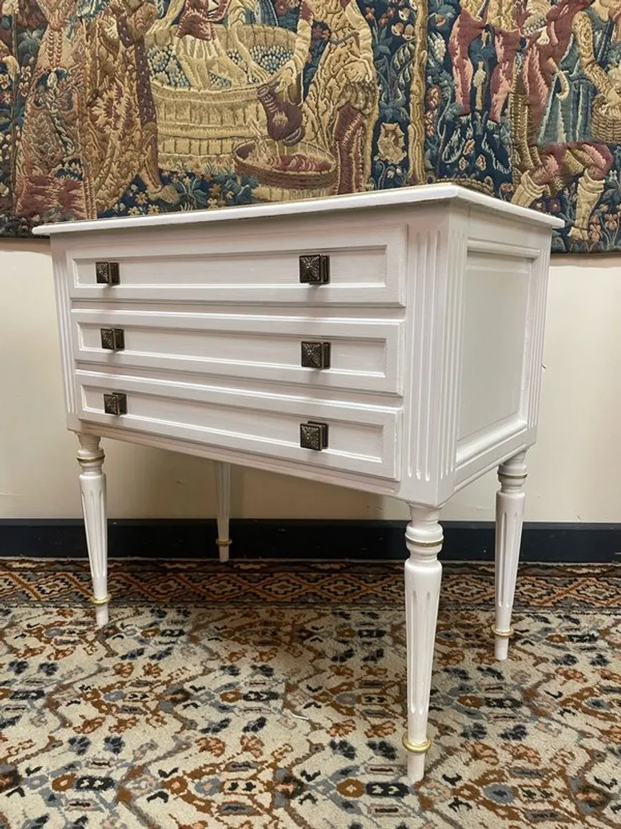 FLASH SALE! Was 370 now 320 ! Elegant Swedish Style Chest of Drawers with Brass Details - Image 3