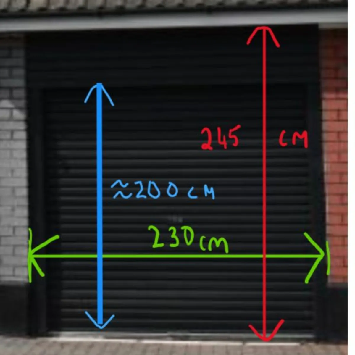 Garage door - Image 1