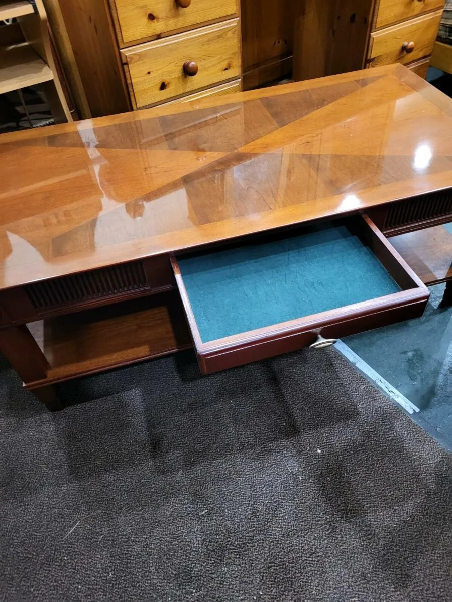 Beautiful large coffee table - Image 3