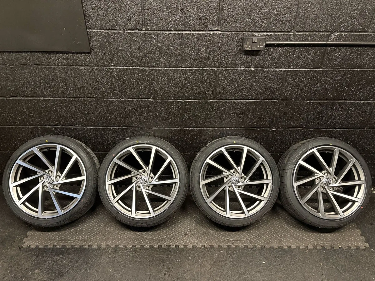 PRICE DROP !!!!! 18” Spielberg’s - Image 1