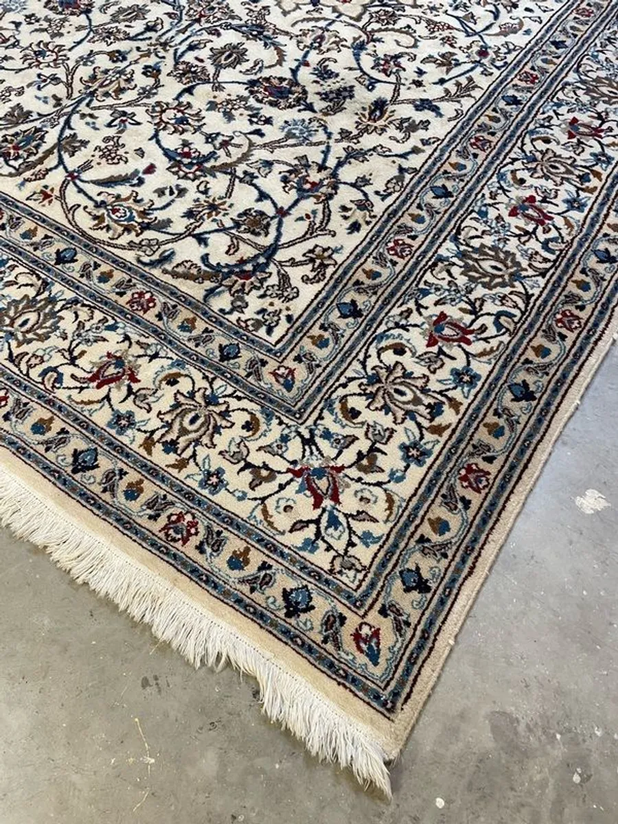 FLASH SALE ! Was 1495 Now 1200 ! Fabulous Hand Knotted Vintage Nain Rug - Image 4