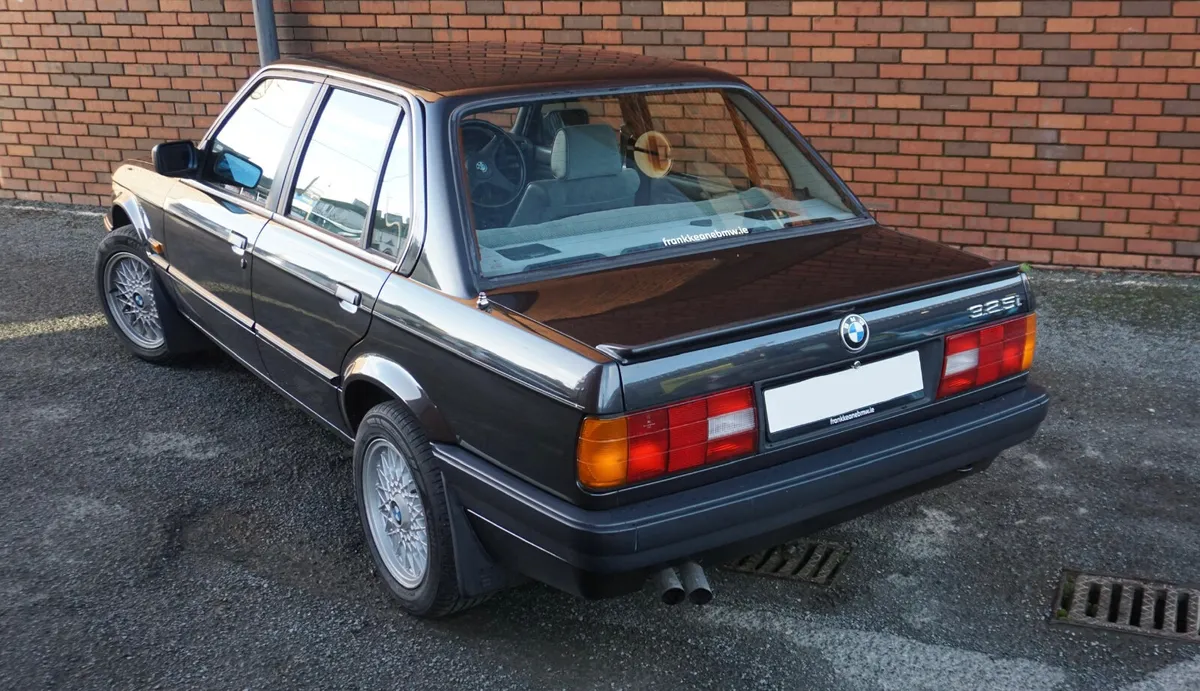 1990 BMW 325i e30 Manual *Mint* - Image 3