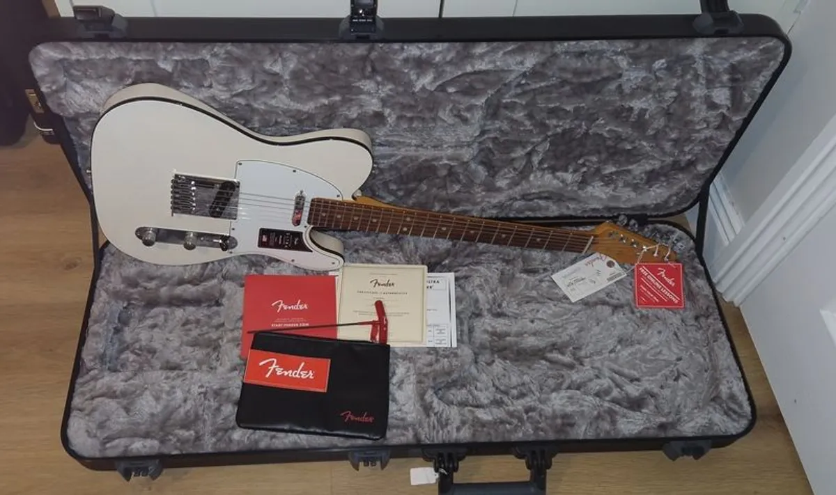 Fender American Ultra Telecaster - Image 2