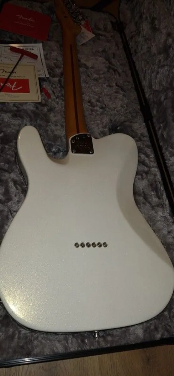 Fender American Ultra Telecaster - Image 4