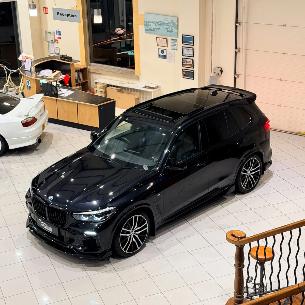 2021 (211)  BMW X5 45E MSPORT 390BHP **SKY LOUNGE - Image 3