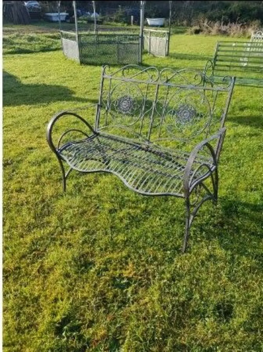 Bench 4 – Ornate – D3743