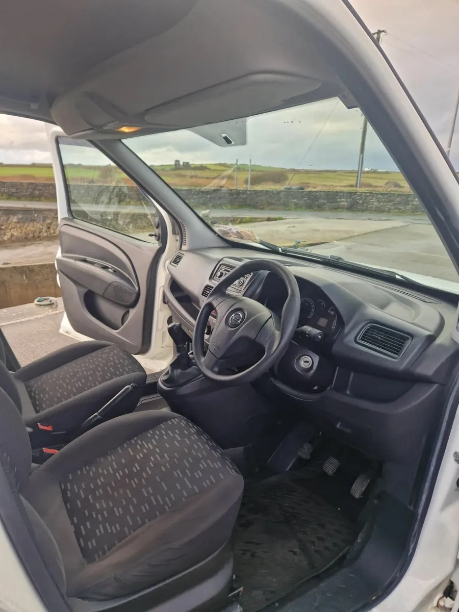 Opel Combo 2012 - Image 2