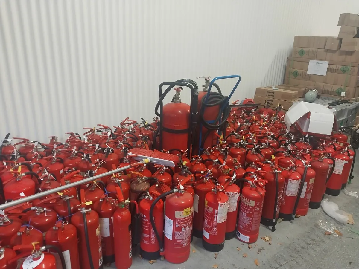 Fire extinguisher 🧯 🔥