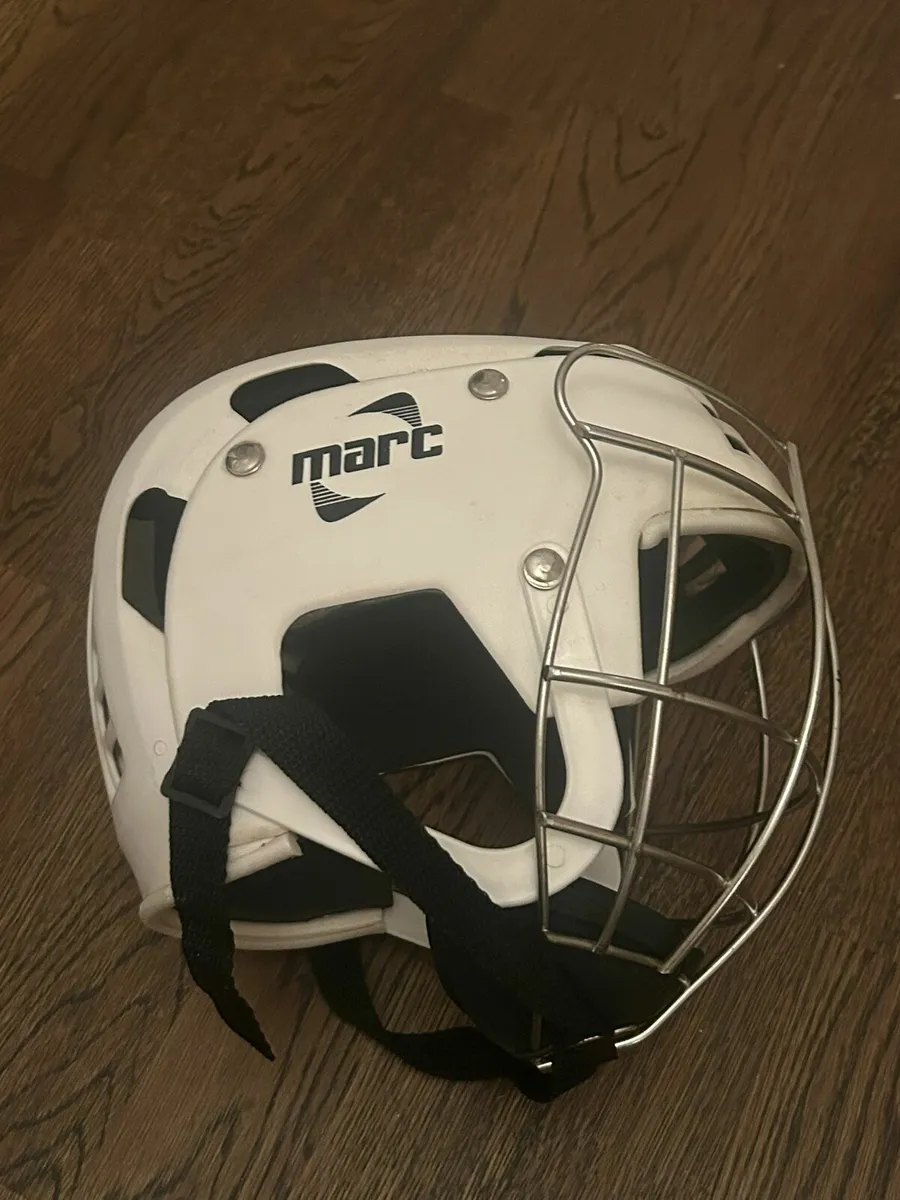 Hurling helmet - Image 2