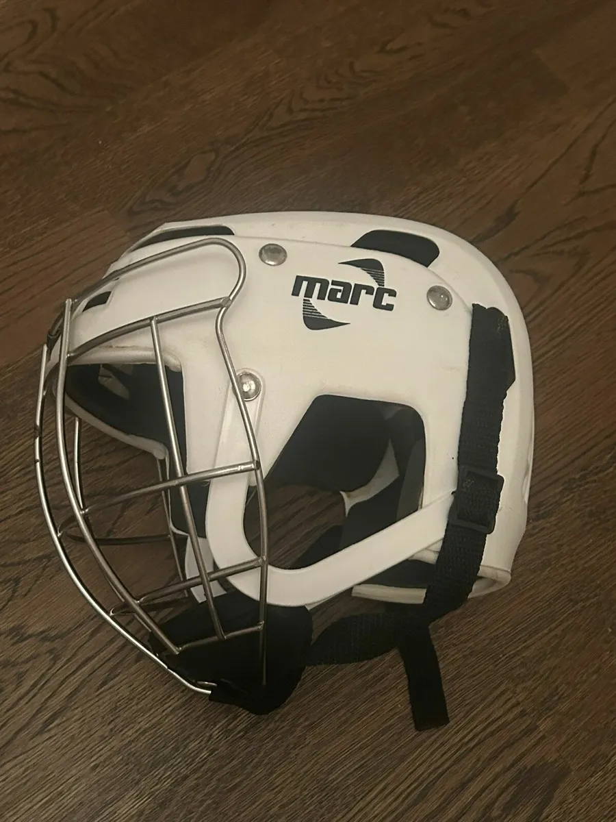 Hurling helmet - Image 4