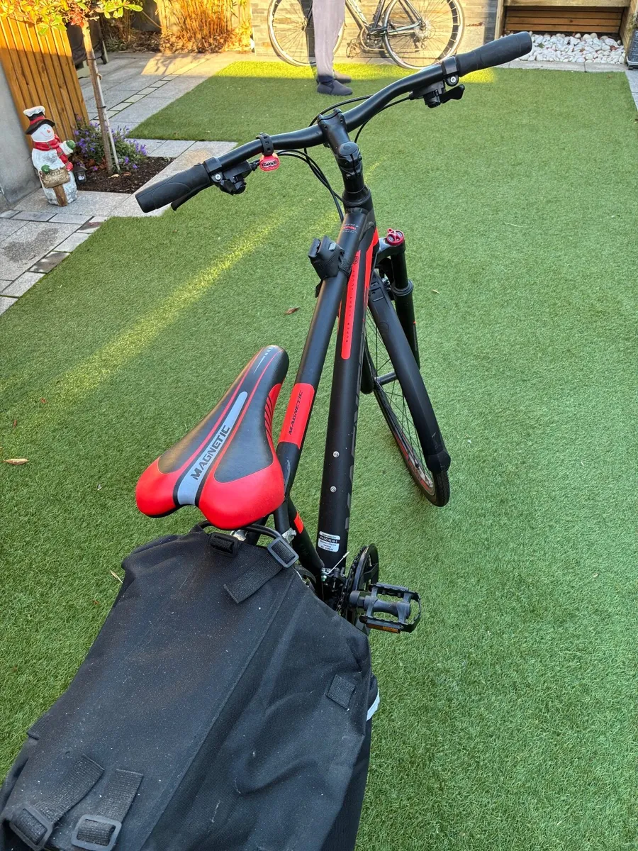 Gents UMIT 6061 Magnetic Bike - Image 1