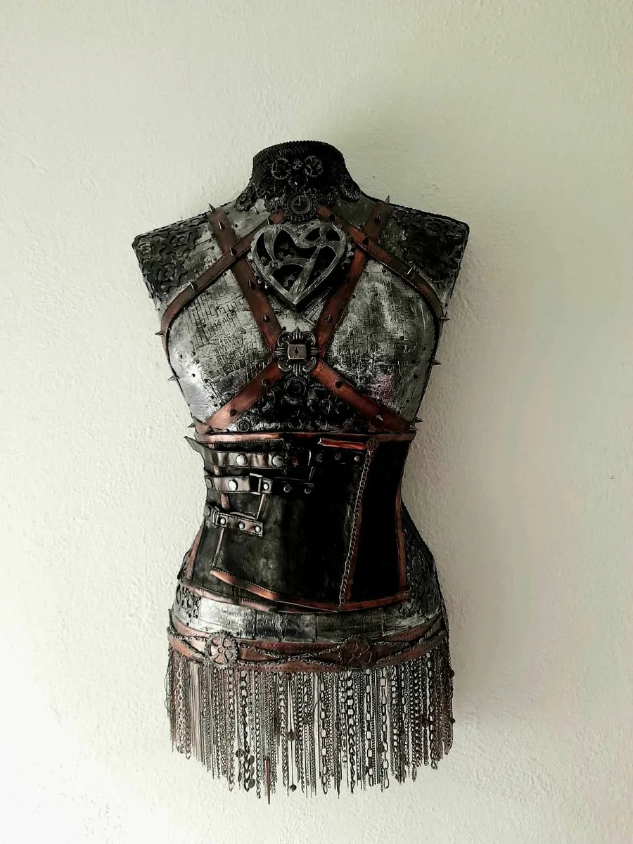 Steampunk Inspired mannequin - Image 4
