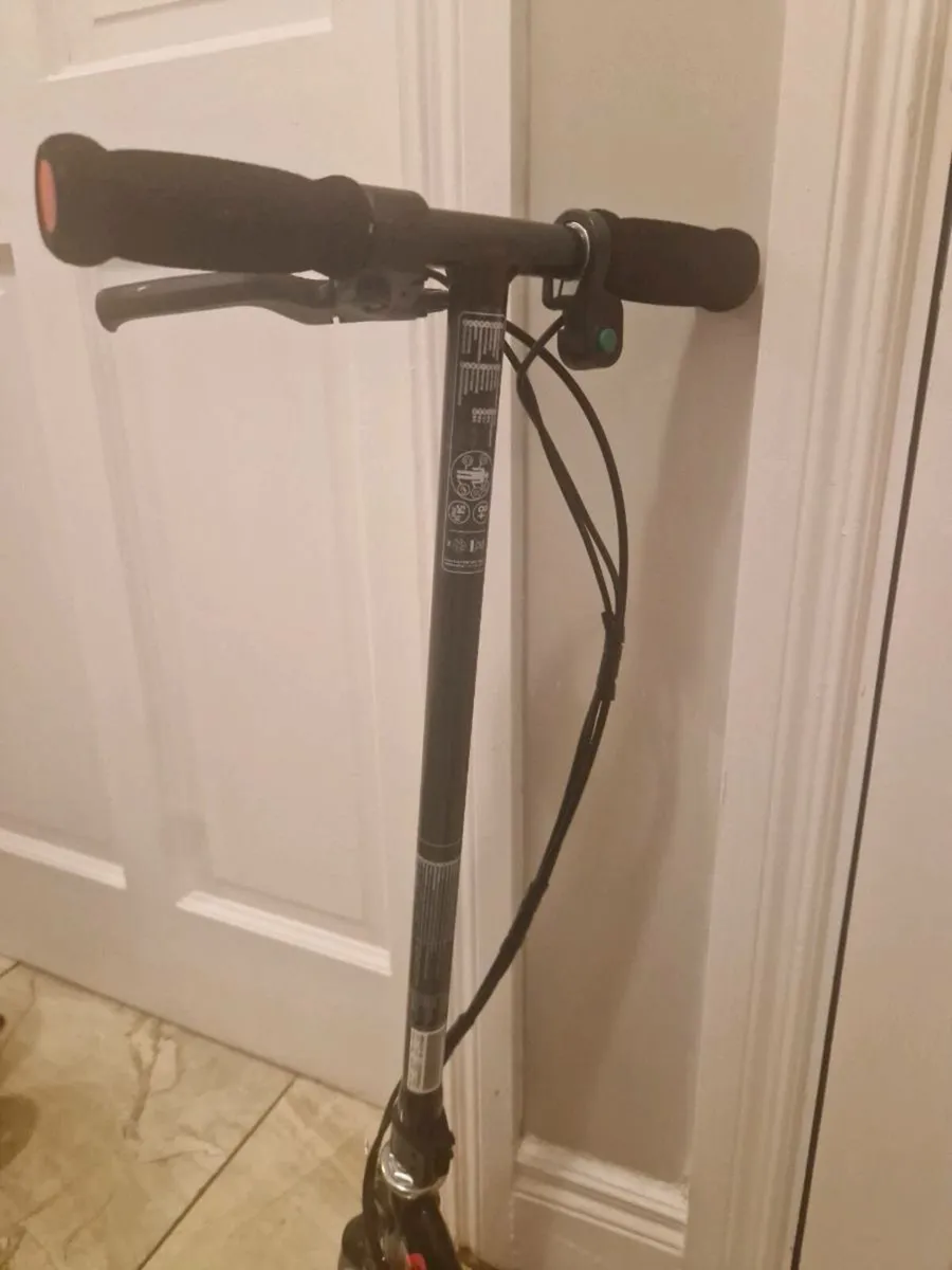 Electric scooter - Image 3