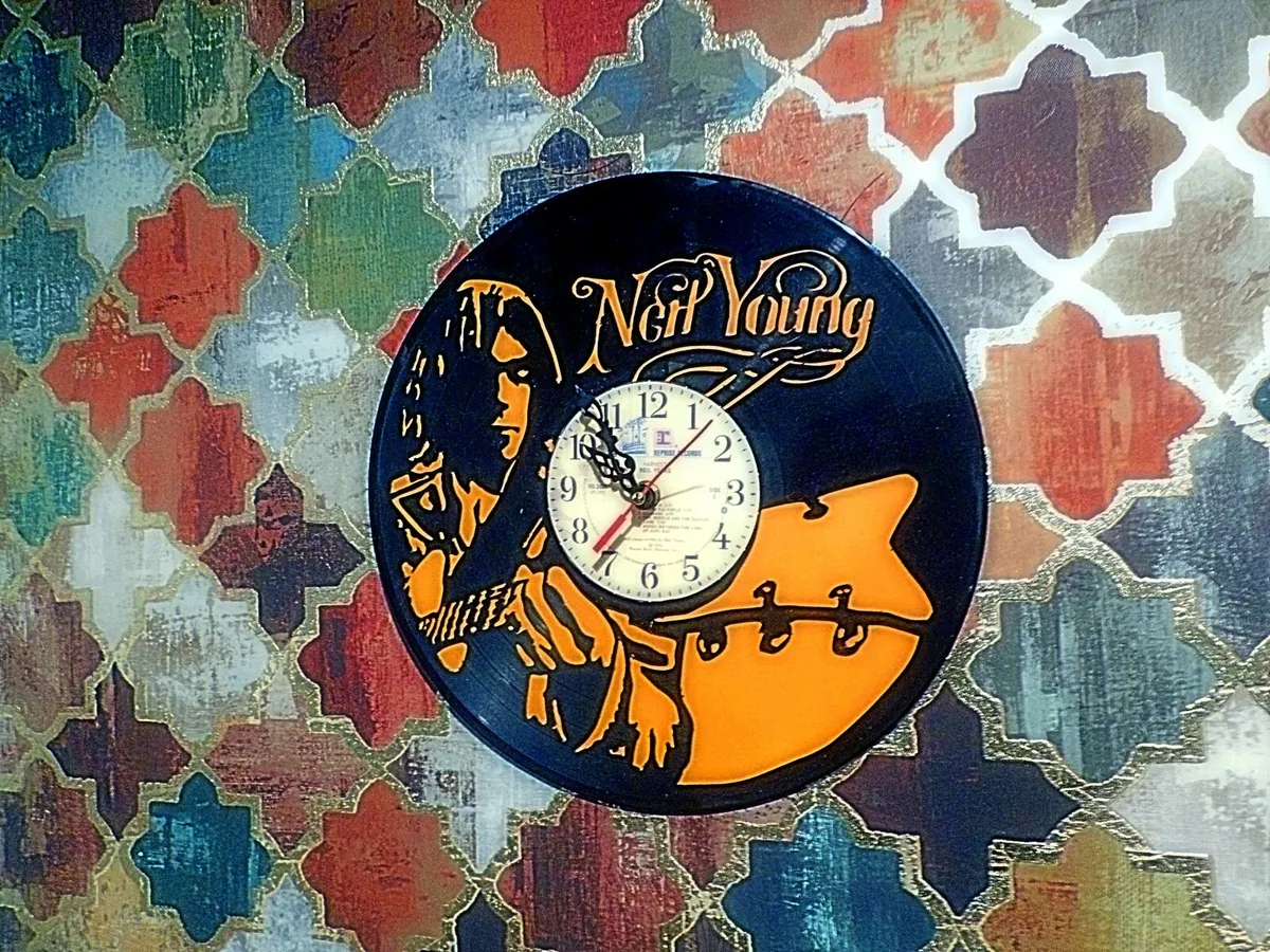 Framed Hand cut vinyl record and clocks - Image 3