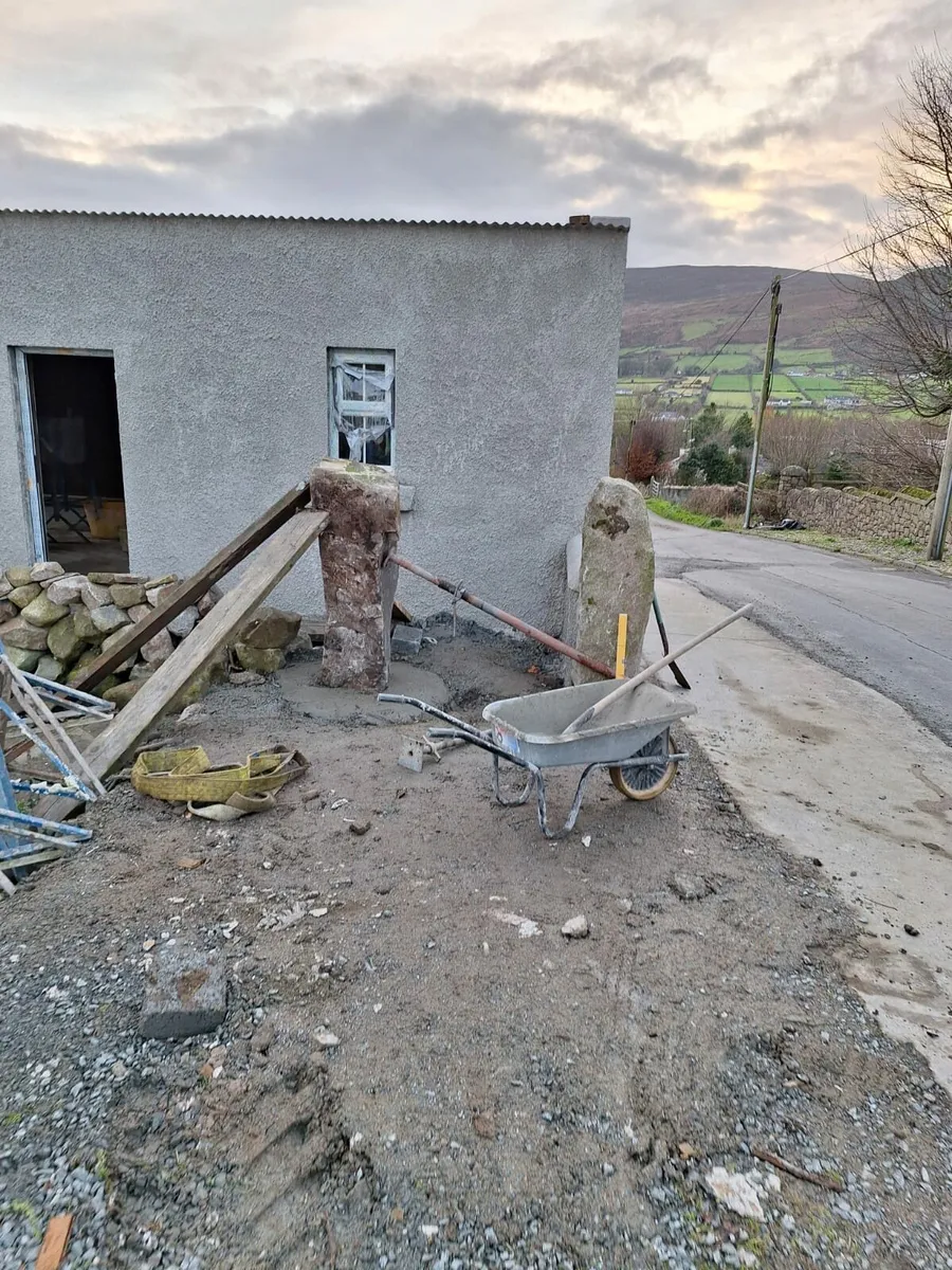 Stone gate posts - Image 1