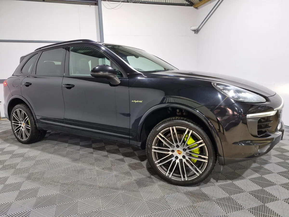 Porsche Cayenne S Platimum 3.0 V6 Hybrid 416 Bhp - Image 1