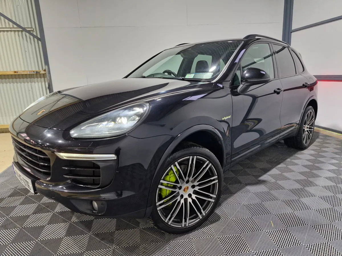 Porsche Cayenne S Platimum 3.0 V6 Hybrid 416 Bhp - Image 3