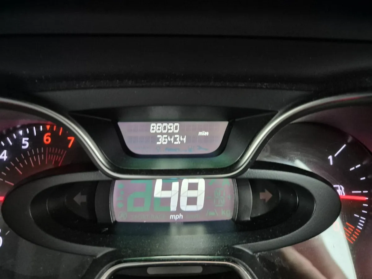 Renault Captur 2019 - Damaged - Image 2