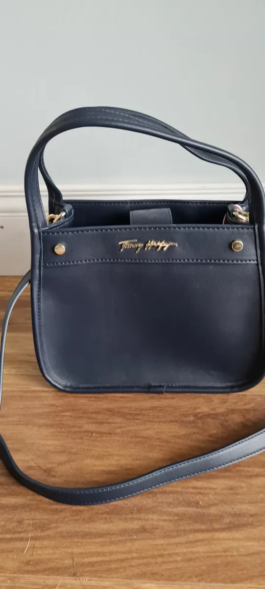 Rarely used original Tommy Hilfiger hand/shoulder - Image 1