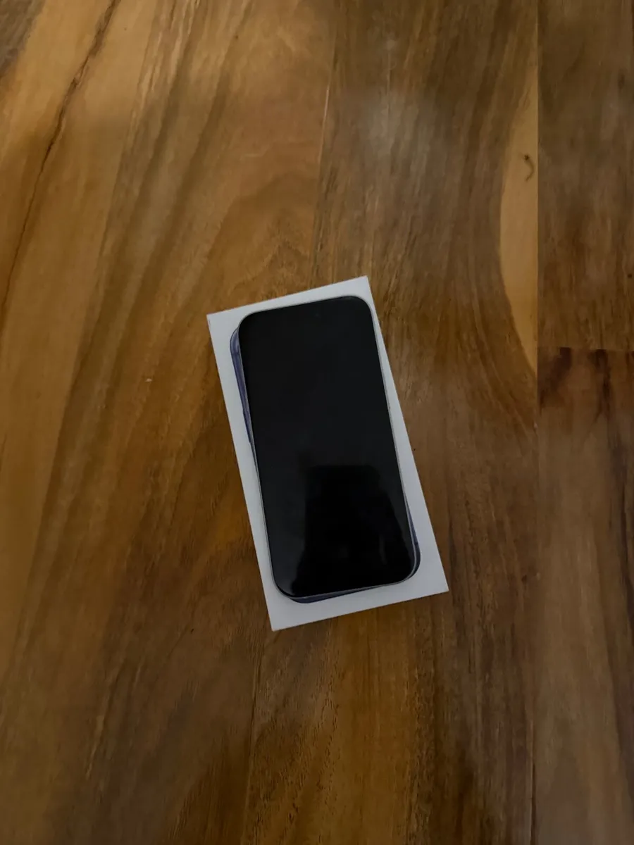 IPhone 15 - Image 3