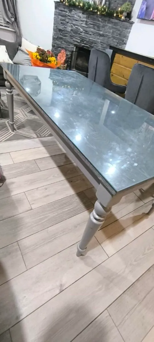 Dinning table and chairs - Image 1