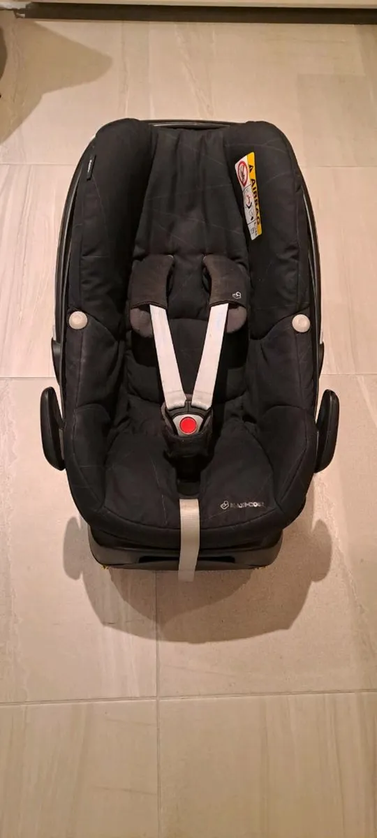 Maxi Cosi Pebble (FREE) Car Seat (0-13 kg) - Image 1