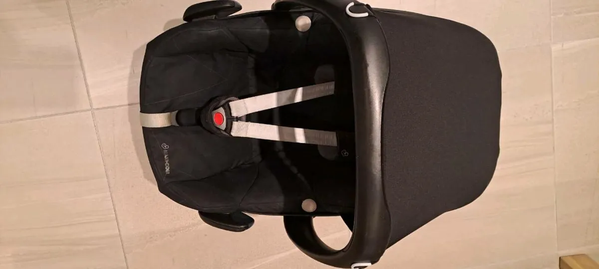 Maxi Cosi Pebble (FREE) Car Seat (0-13 kg) - Image 2