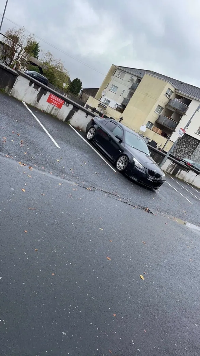 BMW 5-Series 2008 - Image 2