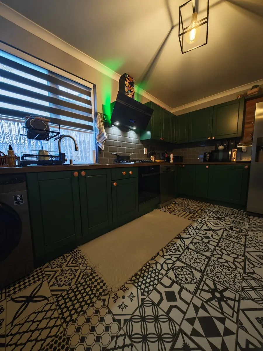 Painter Cork - Image 1