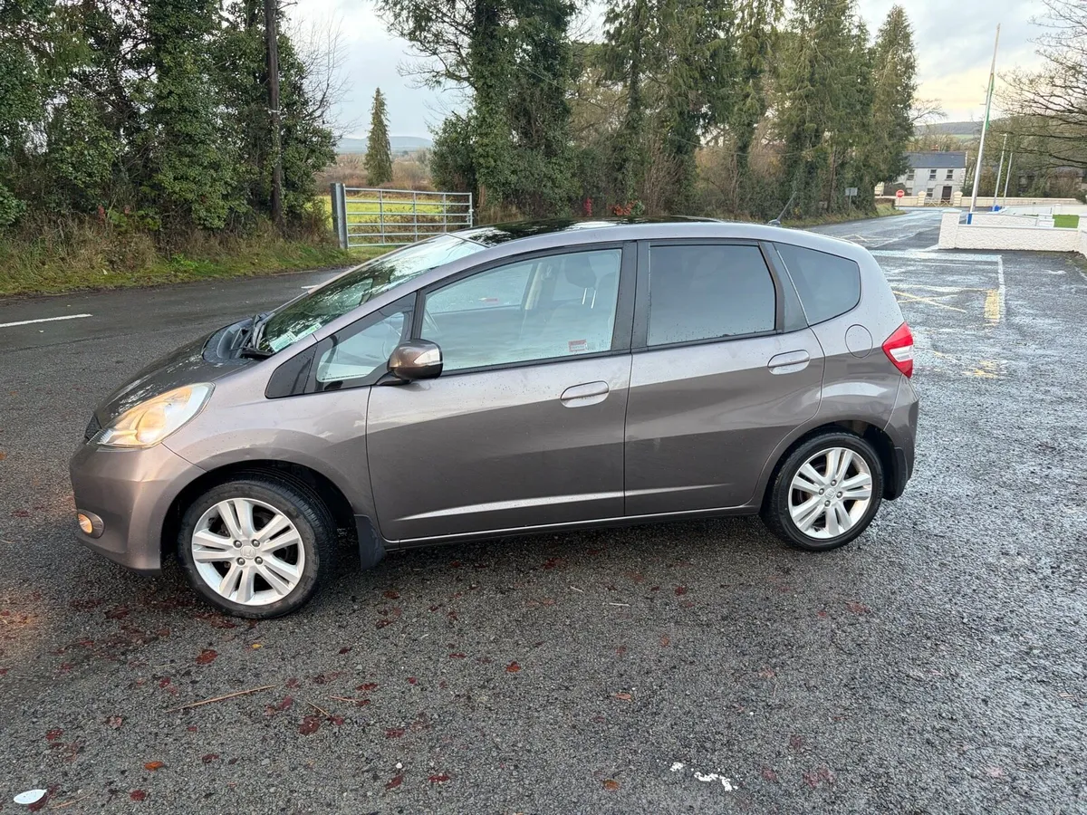 2013 Honda jazz 1.3 petrol - Image 3