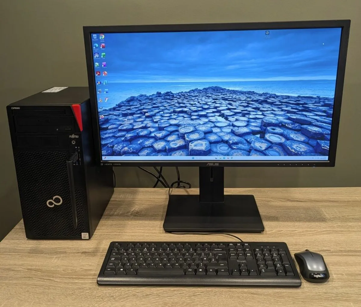 Intel i7 10th Gen PC 16GB 28" 4K monitor Win11 WiF - Image 1