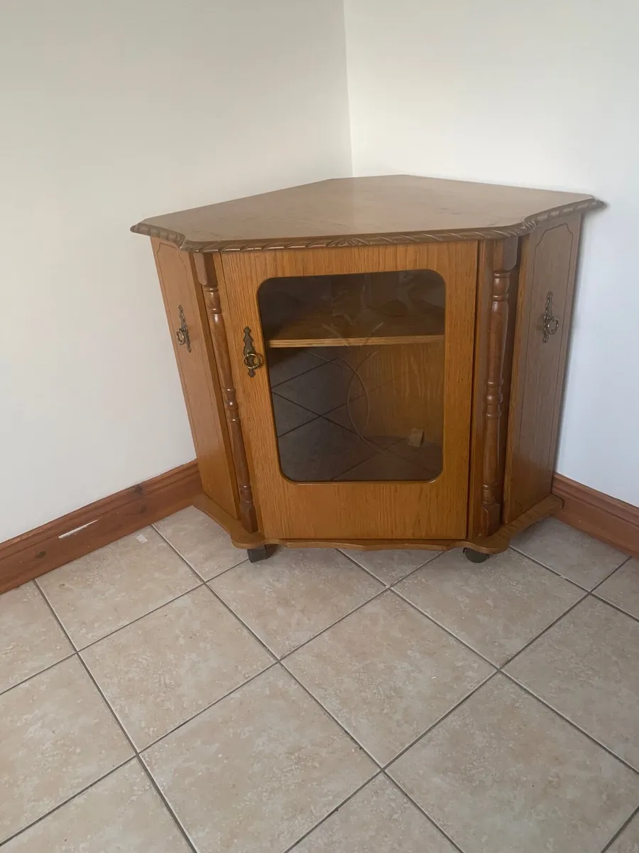 Corner cabinet - Image 1
