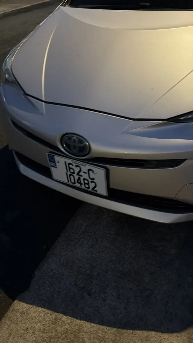 Toyota Prius 2016 - Image 2