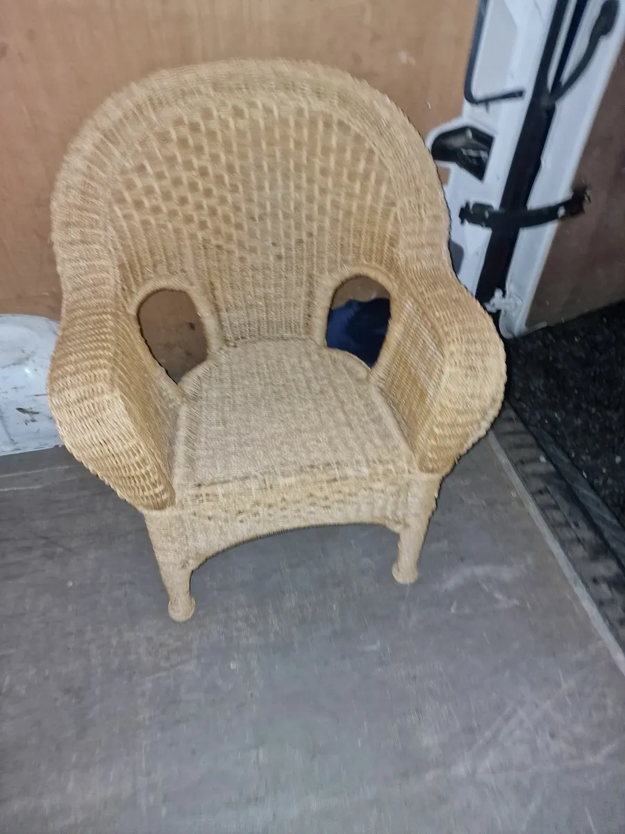 Wicker chairs - Image 2