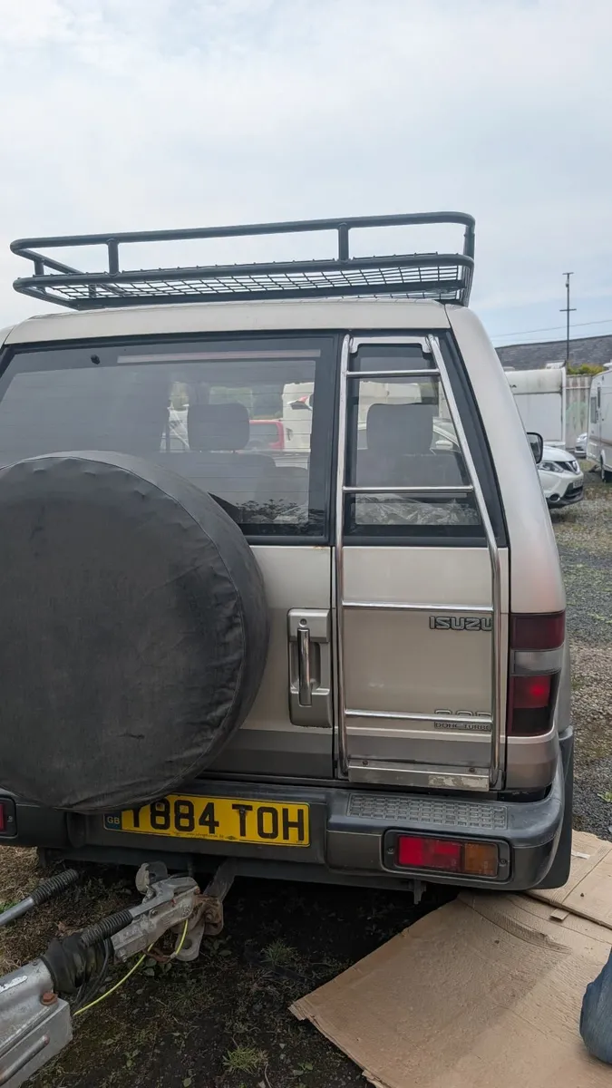Isuzu Trooper 2001 - Image 3