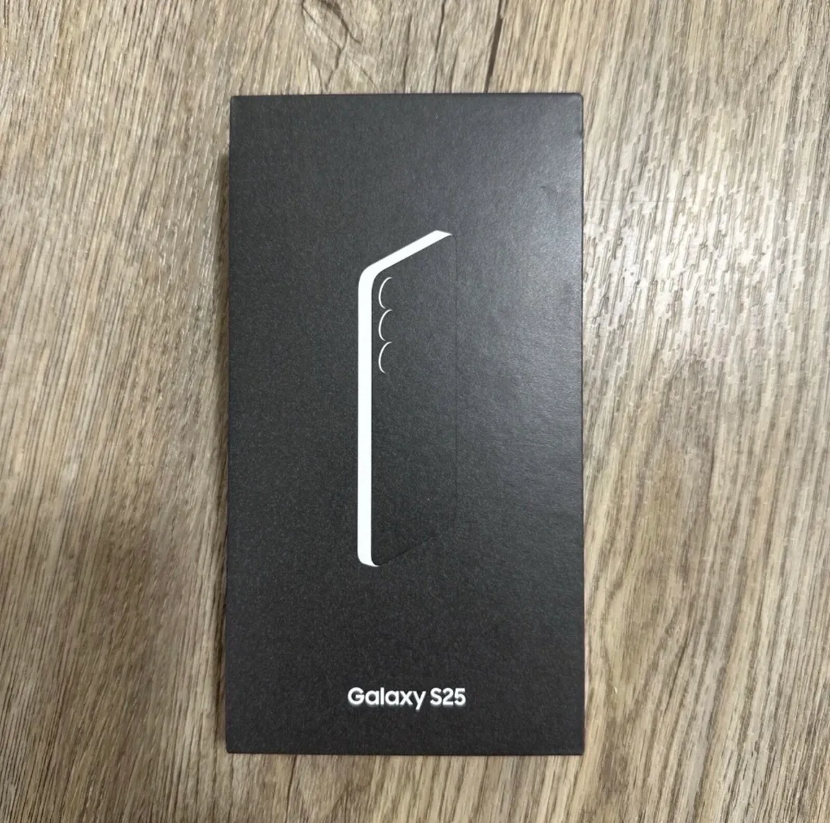 Samsung Galaxy S25 - Image 1