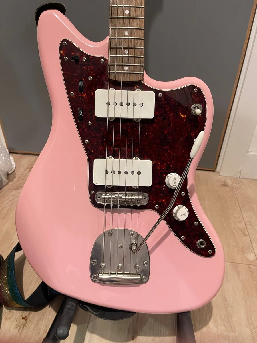 Shell Pink Squier Classic Vibe Jazzmaster guitar - Image 2