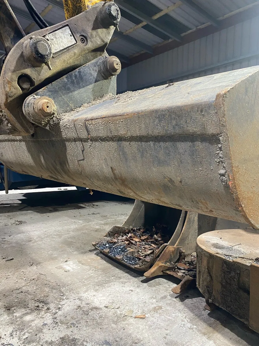 5ft grading bucket 45mm pin - Image 2