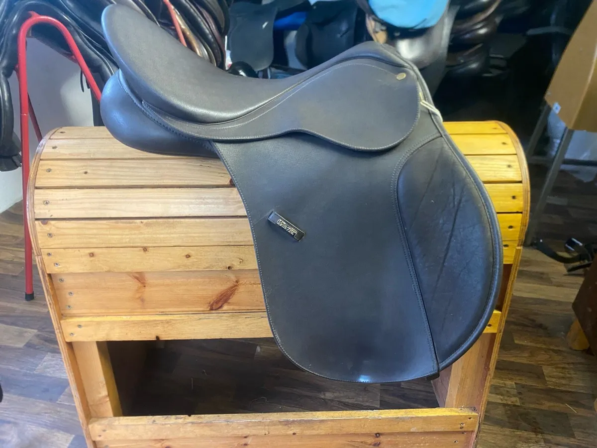 Wintec saddle 17.5-18” brown adjustable - Image 3