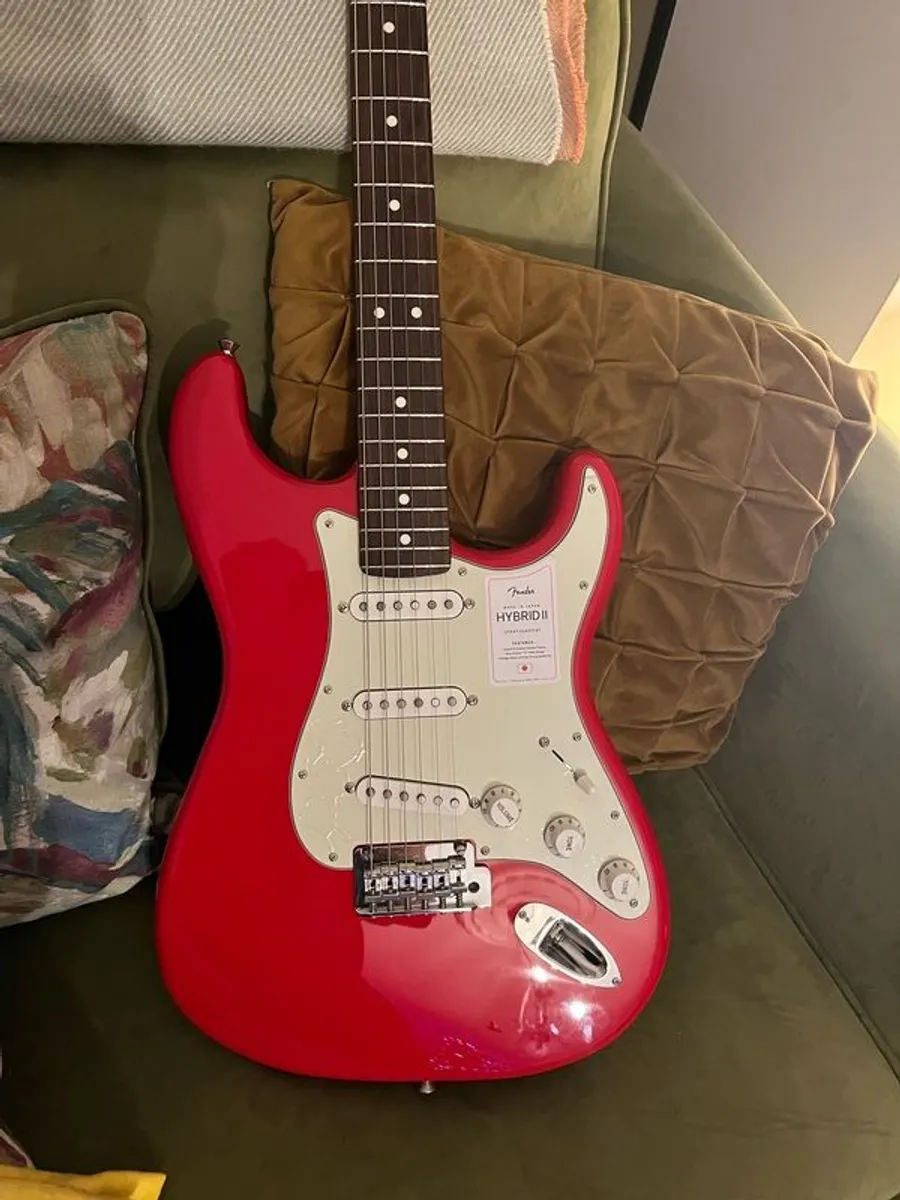 Fender Stratocaster Japan Hybrid ii Stratocaster in Modena Red - Image 3