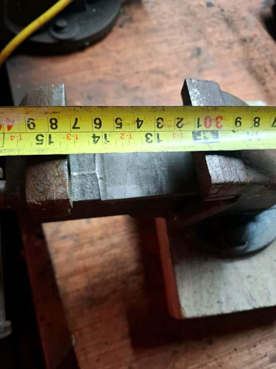 Record vice - Image 1