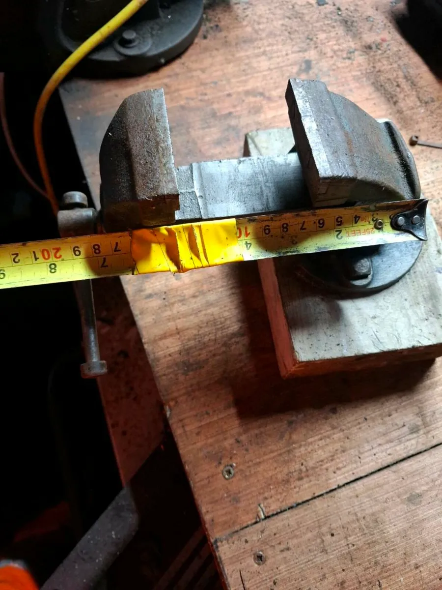 Record vice - Image 2